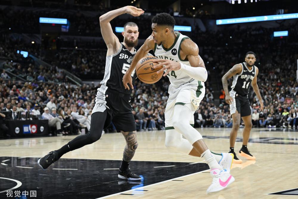 一位年轻选 一位年轻选