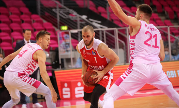 更是领袖 更是领袖